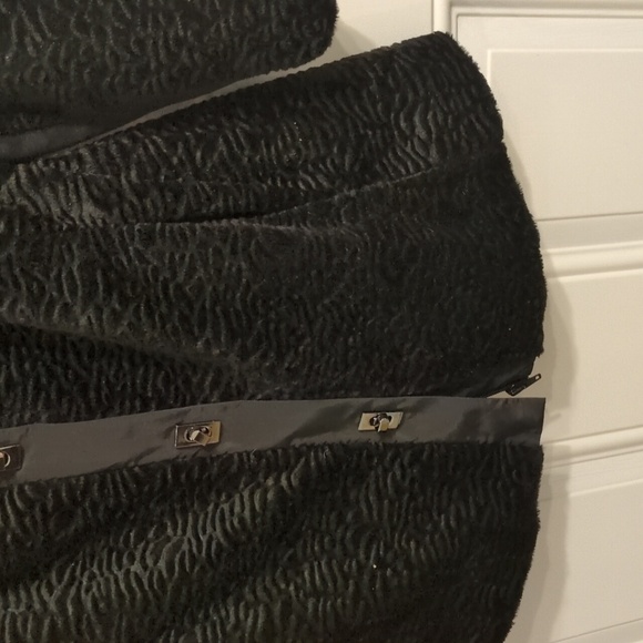 Find Luxury with Love, Carol Collection by CAbi -Carol Anderson by Invitation - Picture 2 of 14